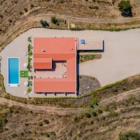 Nyaraló Corte Velada